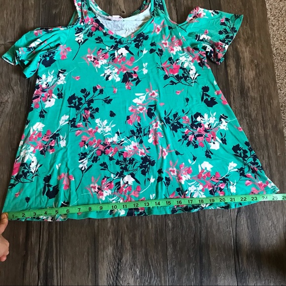 Cold Shoulder WESTPORT Flowered Short Sleeve Shirt - Picture 5 of 6